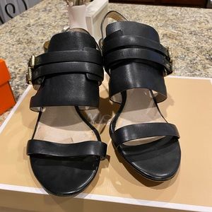 💞Michael Kors kitten heels 👠